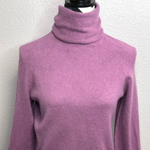 Vince 100% Cashmere Amarena Seamless Turtleneck Sweater - Picture 7 of 14